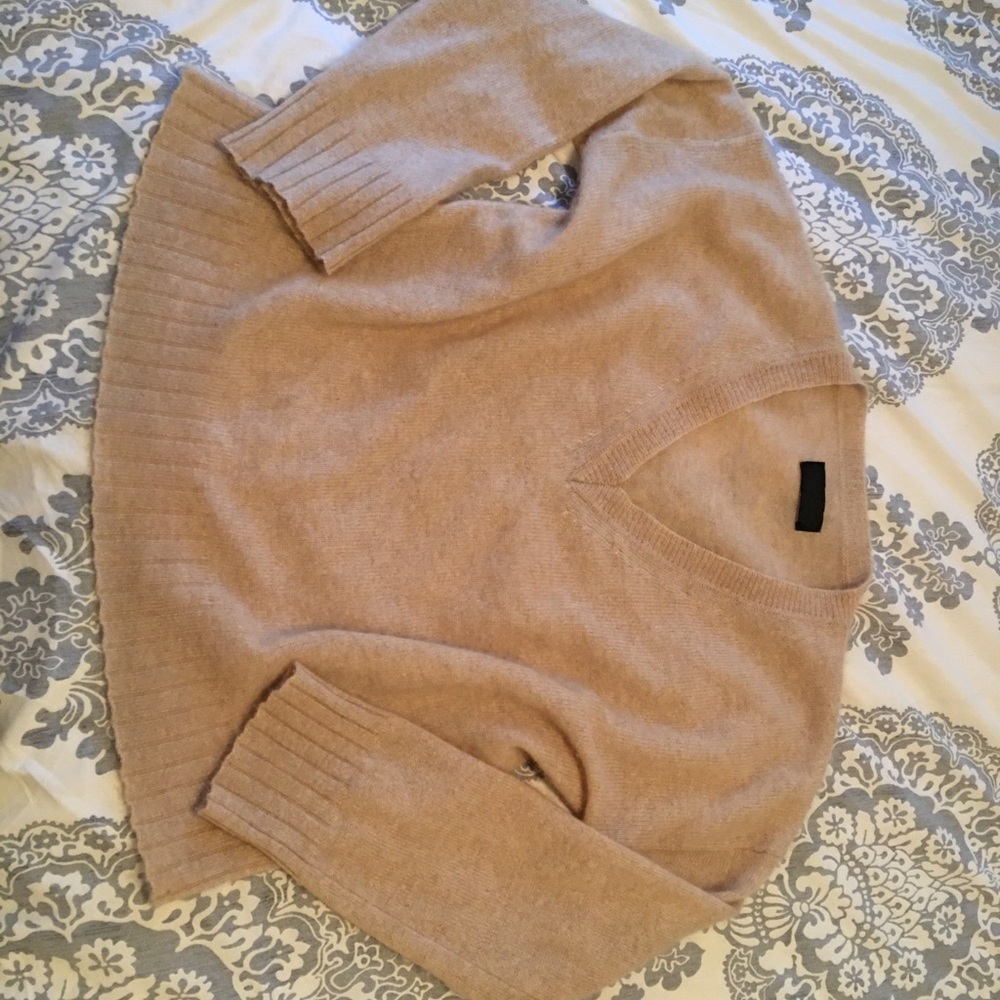 Nili Lotan Cashmere sweater